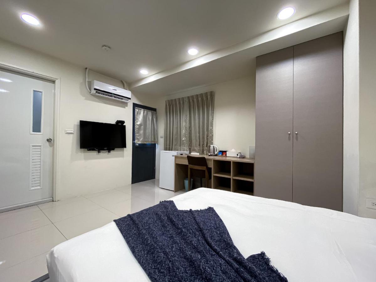 Hôtel Sleeping Quilt à Taichung Extérieur photo