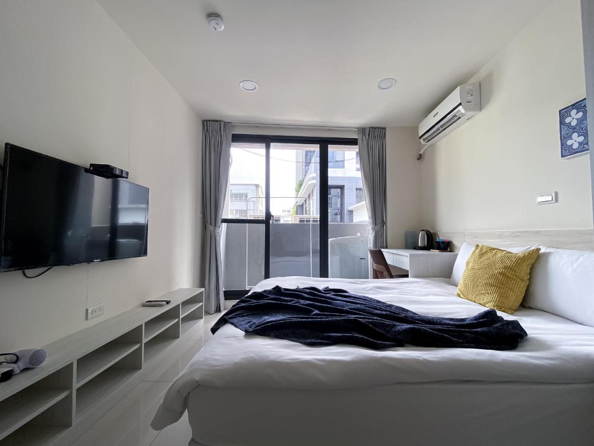 Hôtel Sleeping Quilt à Taichung Extérieur photo