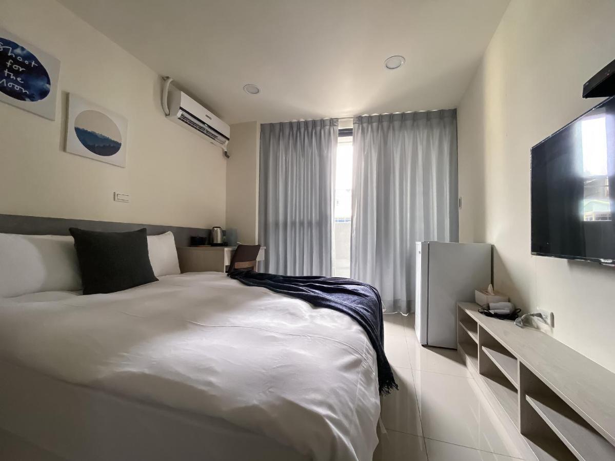 Hôtel Sleeping Quilt à Taichung Extérieur photo