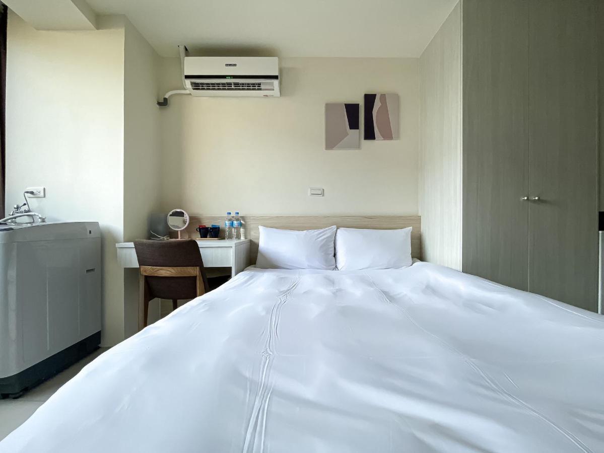 Hôtel Sleeping Quilt à Taichung Extérieur photo