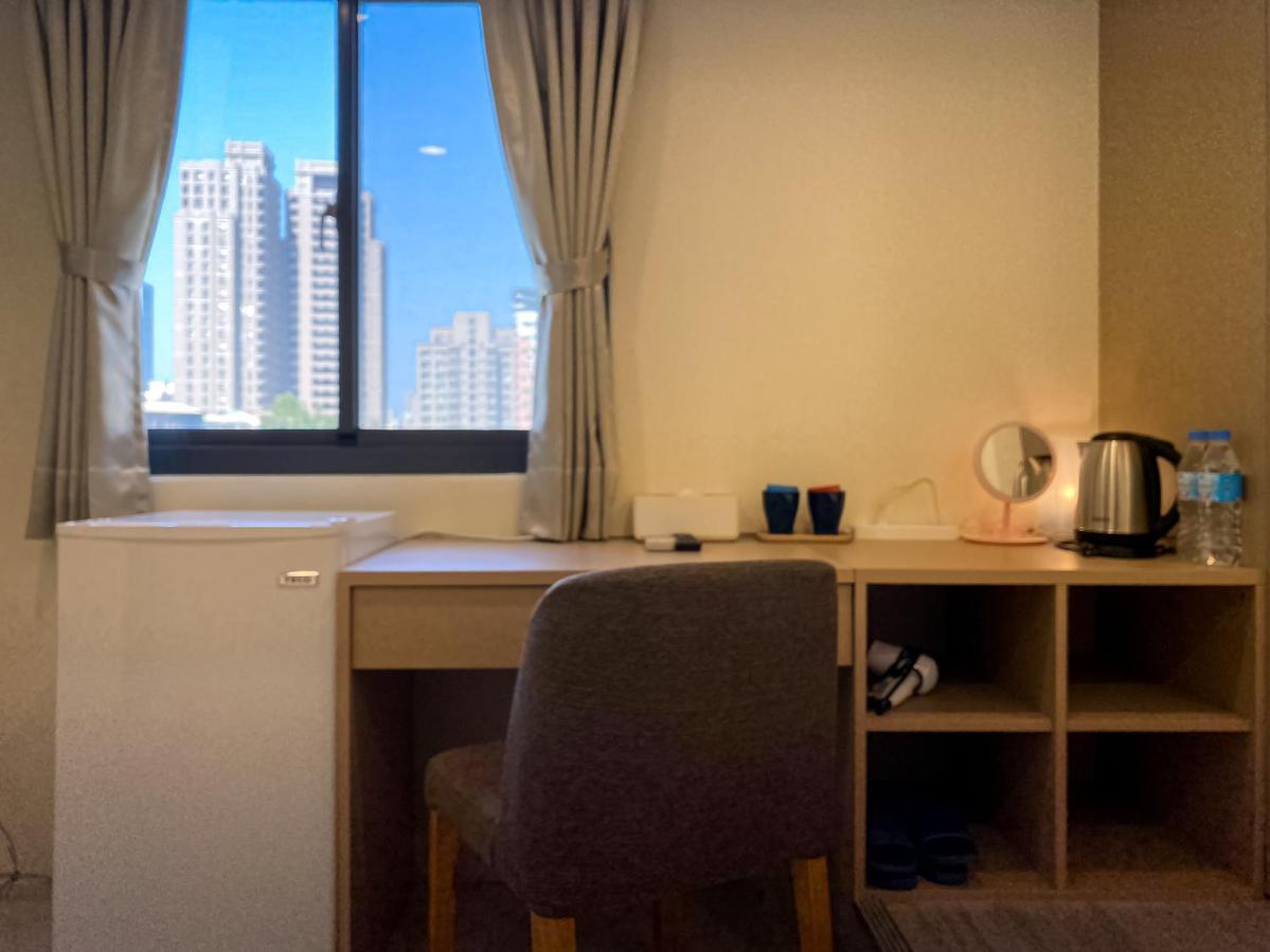 Hôtel Sleeping Quilt à Taichung Extérieur photo